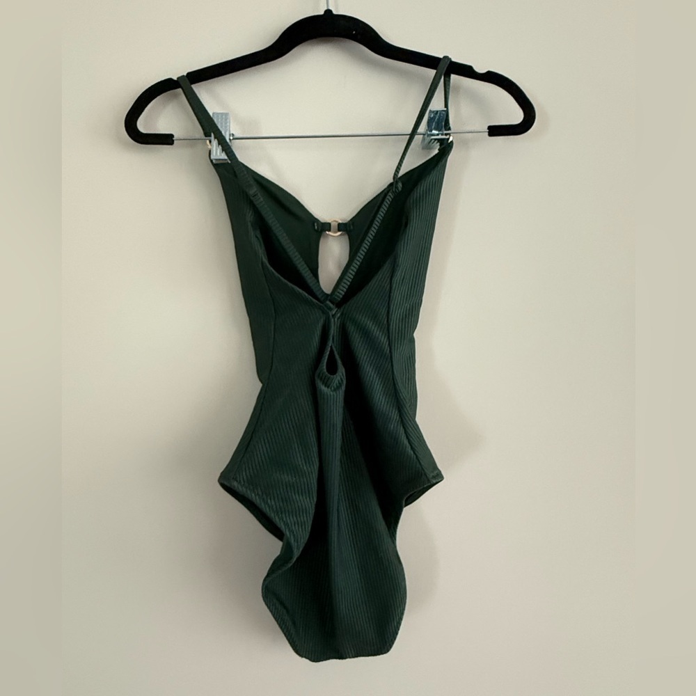 Aerie 1 piece Swimsuit. Like New Condition. Size XS - Picture 6 of 6